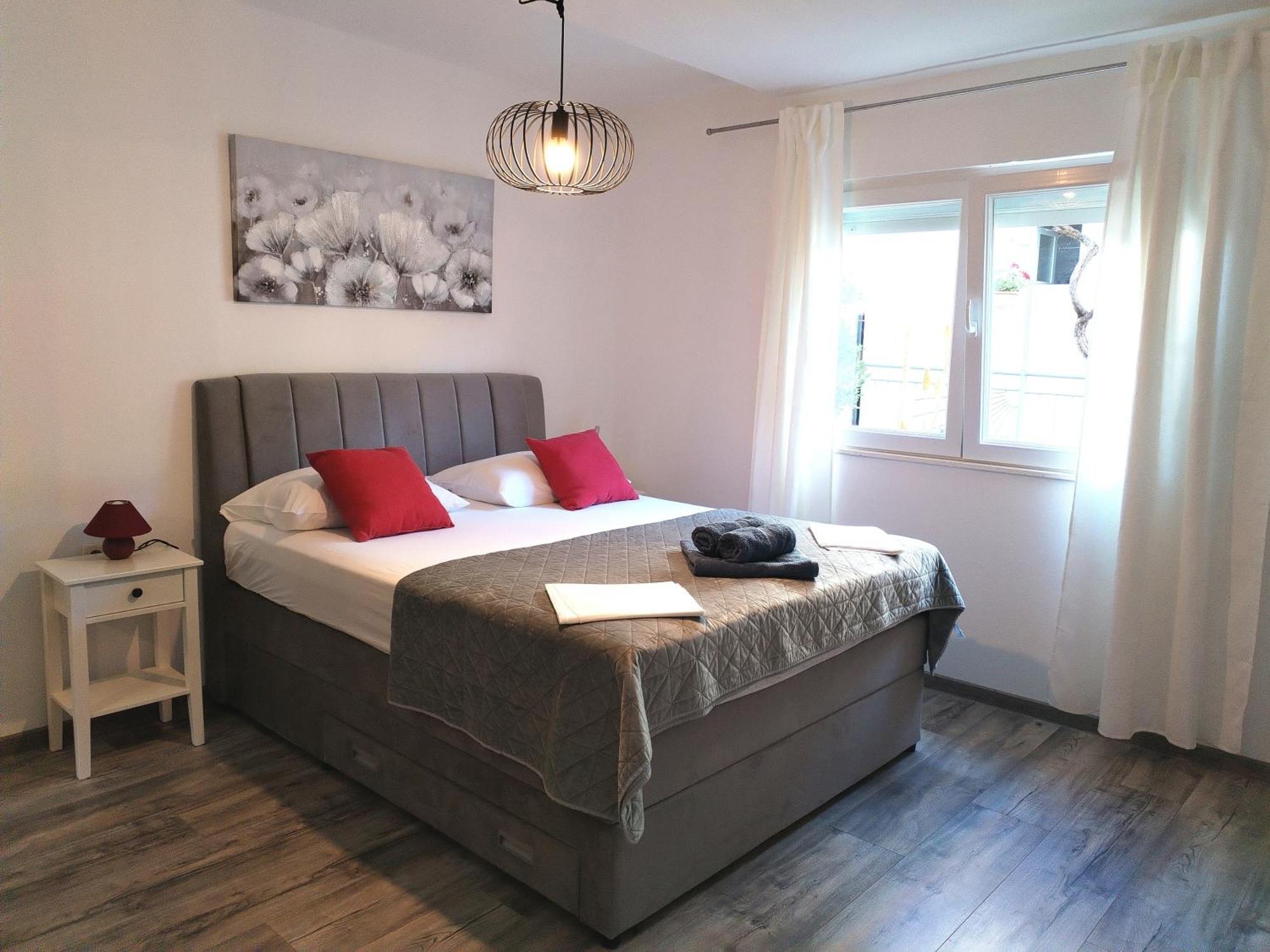 Family Friendly Apartments With A Swimming Pool Supetarska Draga - Donja, Rab - 2019 Екстер'єр фото